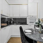61m2 Wlochy - Parking, Gym, Balcony, Workspace - By Rentujemy Apartment *