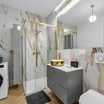 Apartment 61m2 Wlochy - Parking, Gym, Balcony, Workspace - By Rentujemy *