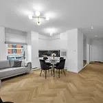 Apartment 61m2 Wlochy - Parking, Gym, Balcony, Workspace - By Rentujemy *