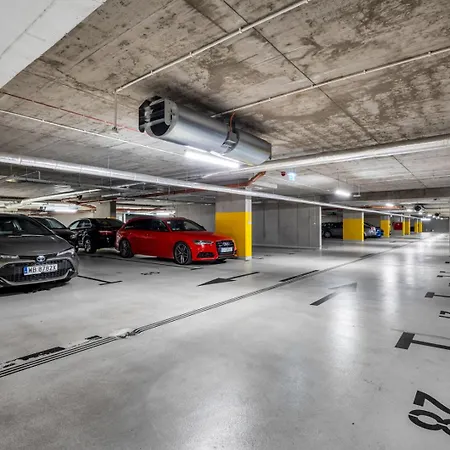 61m2 Wlochy - Parking, Gym, Balcony, Workspace - By Rentujemy דירה ורשה