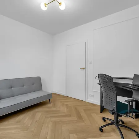 61m2 Wlochy - Parking, Gym, Balcony, Workspace - By Rentujemy *