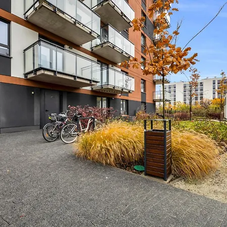 61m2 Wlochy - Parking, Gym, Balcony, Workspace - By Rentujemy