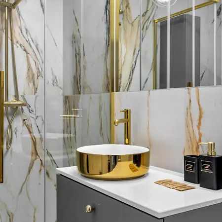 Apartmán 61m2 Wlochy - Parking, Gym, Balcony, Workspace - By Rentujemy *