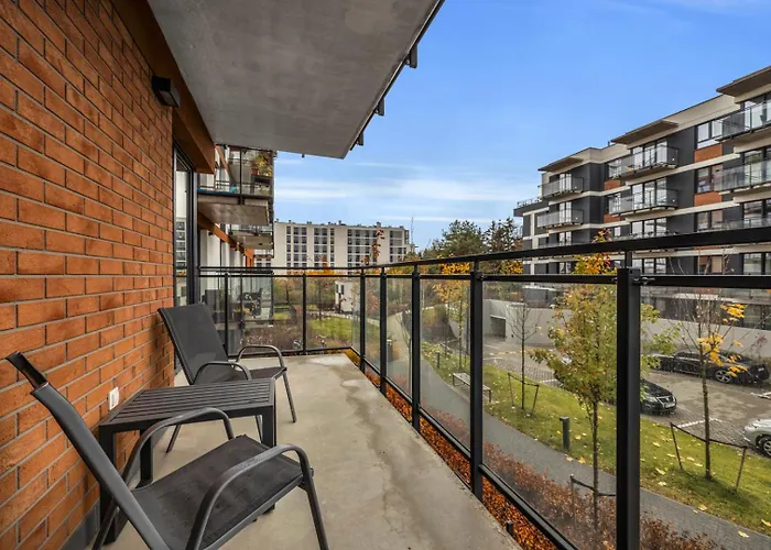 Apartamento 61m2 Wlochy - Parking, Gym, Balcony, Workspace - By Rentujemy *