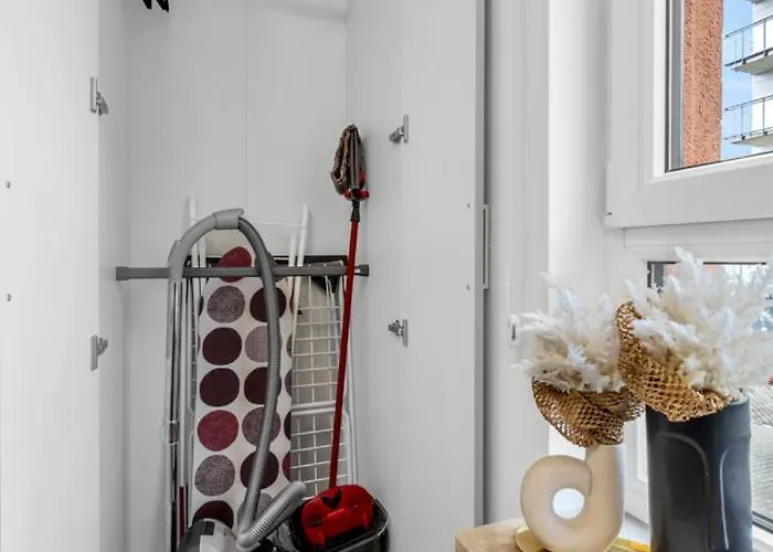 Apartamento 61m2 Wlochy - Parking, Gym, Balcony, Workspace - By Rentujemy *