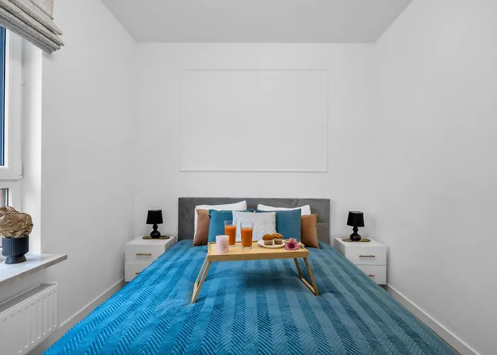 61m2 Wlochy - Parking, Gym, Balcony, Workspace - By Rentujemy Varsóvia