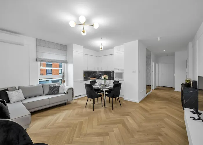 Διαμέρισμα 61m2 Wlochy - Parking, Gym, Balcony, Workspace - By Rentujemy *