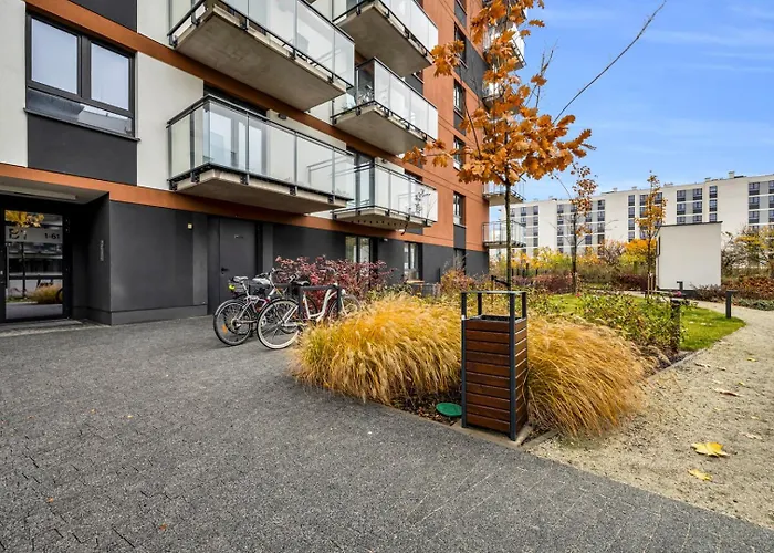 61m2 Wlochy - Parking, Gym, Balcony, Workspace - By Rentujemy