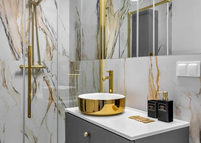 Apartamento 61m2 Wlochy - Parking, Gym, Balcony, Workspace - By Rentujemy *