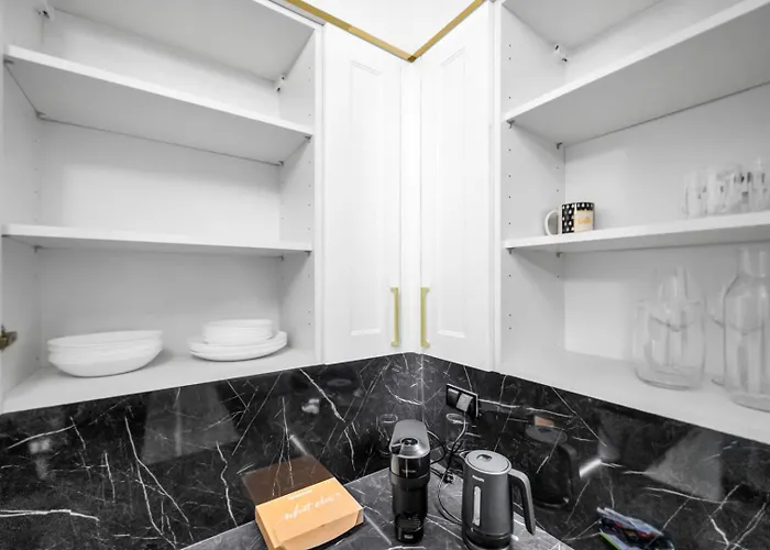 Διαμέρισμα 61m2 Wlochy - Parking, Gym, Balcony, Workspace - By Rentujemy