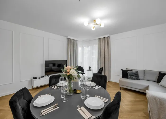 Διαμέρισμα 61m2 Wlochy - Parking, Gym, Balcony, Workspace - By Rentujemy Βαρσοβία